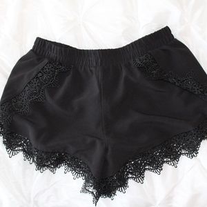 Iris Lacy Shorts
